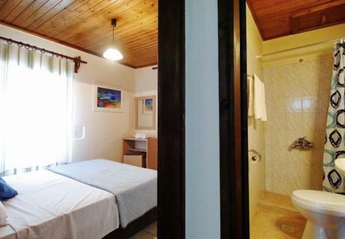Provarma Villa Sleeps 5 With Pool And Air Con