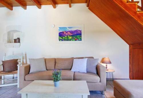 Provarma Villa Sleeps 5 With Pool And Air Con