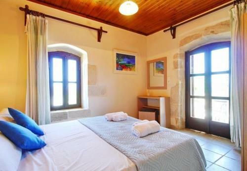 Provarma Villa Sleeps 5 With Pool And Air Con