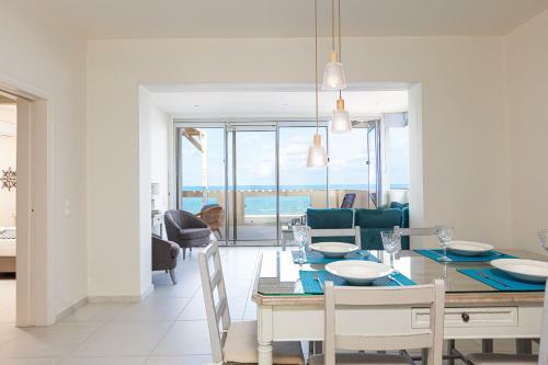 Nathalie's Beachfront Apartment