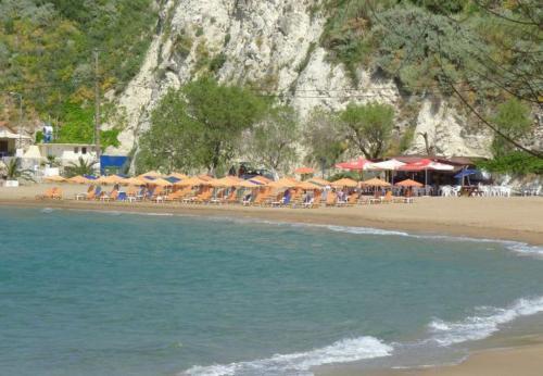 Samonas Villa Sleeps 4 With Pool And Air Con