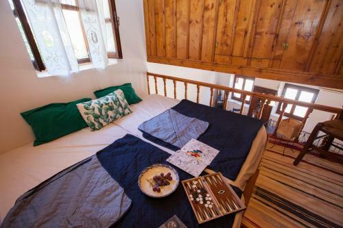 Avra