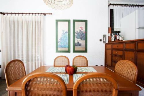 Negley Sea Side Villa, Elani