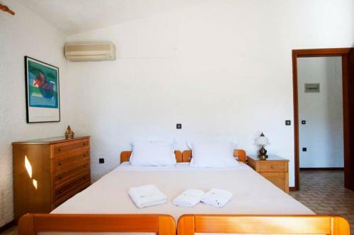 Negley Sea Side Villa, Elani
