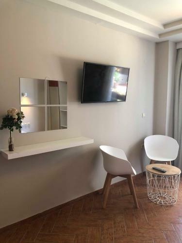 Girogiali Beach Hotel
