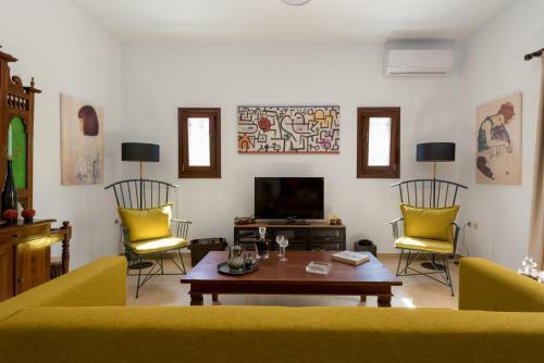 Aniso Villa