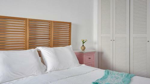 W Villa Agrikas - Oia - A Beautiful Two Bedroom Villa With Private Pool