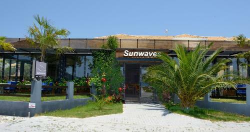 Sunwaves Beach Hotel