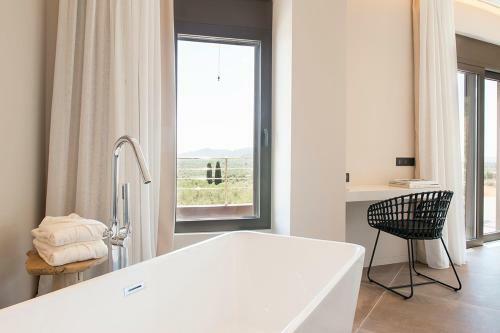 Very Private Golf And Seaview Villa