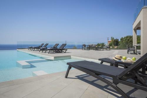 Vlachata Villa Sleeps 6 Pool Wifi