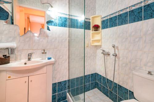 Vougiato Villa Sleeps 10 With Pool Air Con And Wifi