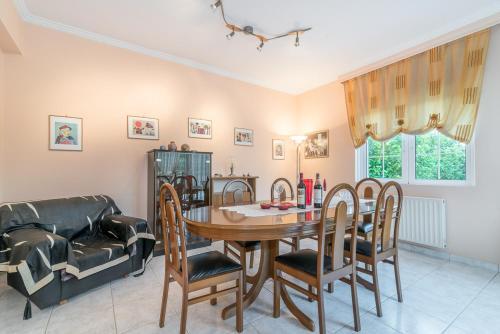 Vougiato Villa Sleeps 10 With Pool Air Con And Wifi