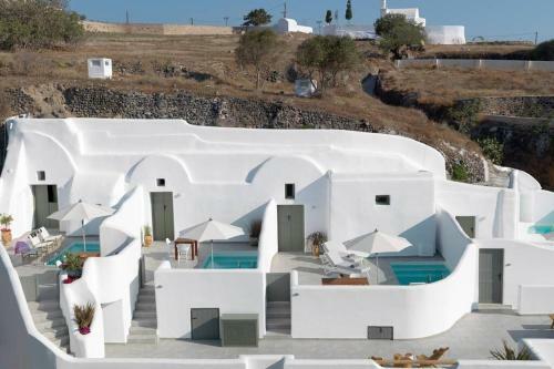 Villa Drops Hyposkafa Cave Houses 4 Plunge Pools 6bdr Accommodate 16 Guests