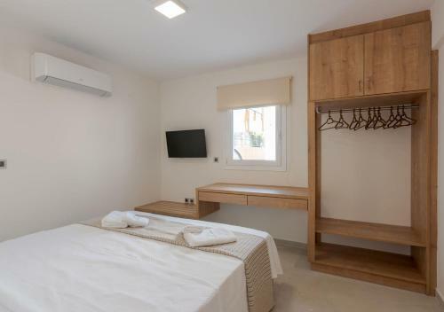 Hostal Costa Vasia Suites And Apartments