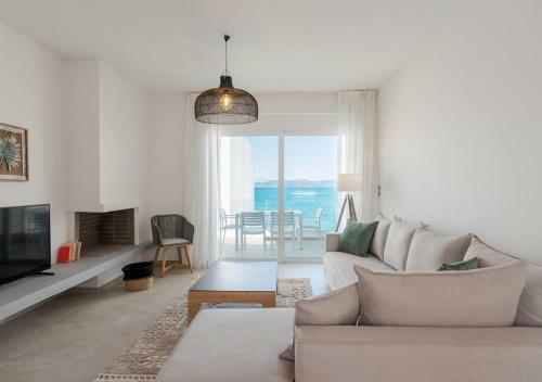Hostal Costa Vasia Suites And Apartments