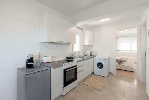 Hostal Costa Vasia Suites And Apartments