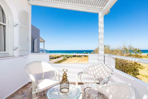 Apartamento Pinelopi Beach Suites