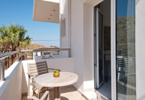 Zacharias Villa Sleeps 7 With Pool And Air Con