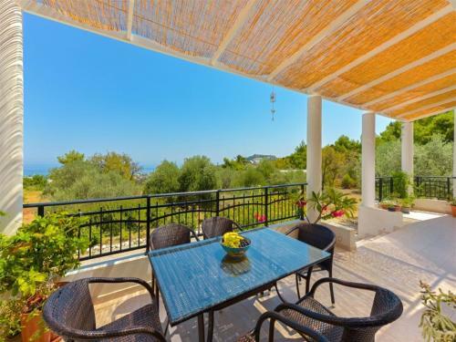 Dipasquale Villa Near Anthony Quinn