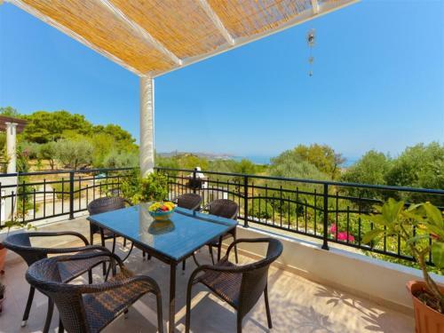 Dipasquale Villa Near Anthony Quinn