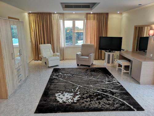 Louis Luxury Villa
