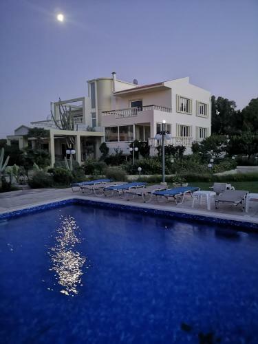 Louis Luxury Villa