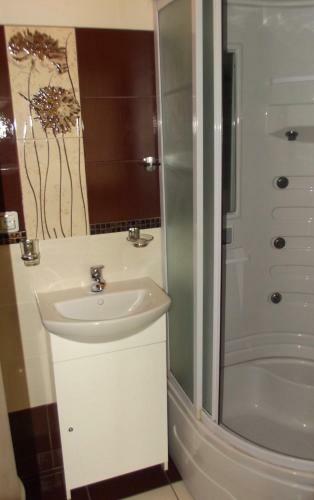 Hostal Simona House