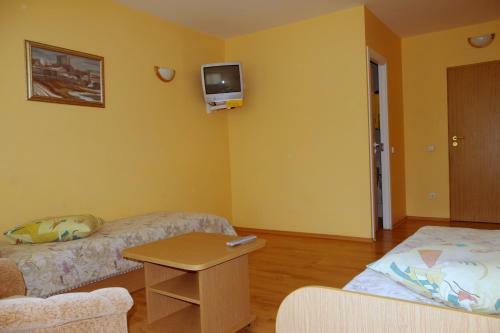 Hostal Turn? Guest House