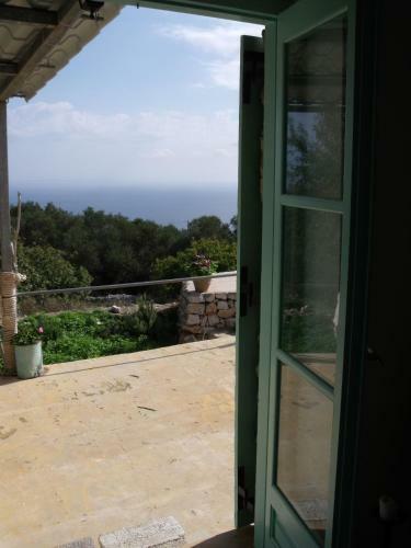 Quaint Greek Cottage, Rural Setting, Great Views.
