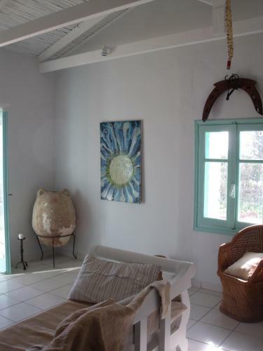Quaint Greek Cottage, Rural Setting, Great Views.
