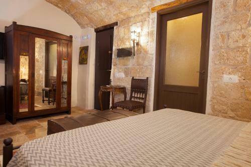 Porolithos Boutique Hotel