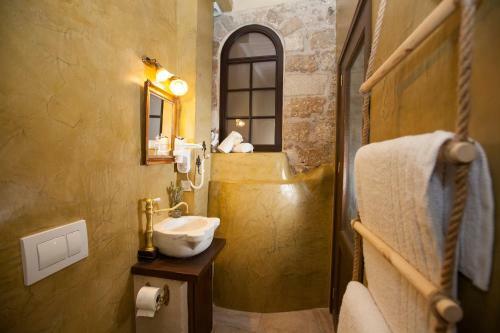 Porolithos Boutique Hotel