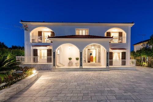Aigli Villa
