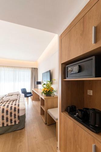 Acandia Hotel