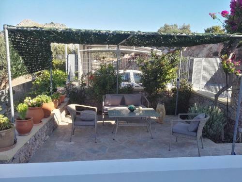 Bouganville Bed & Breakfast Stegna