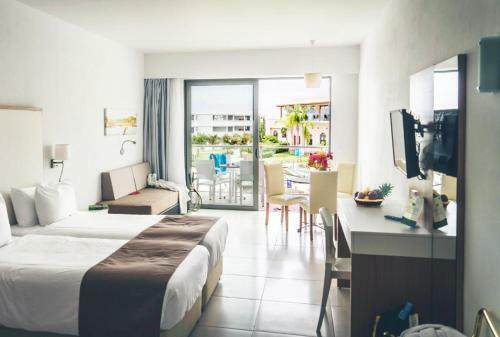 Hotel Mythos Beach Resort