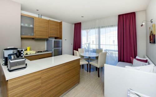 Hotel Mythos Beach Resort