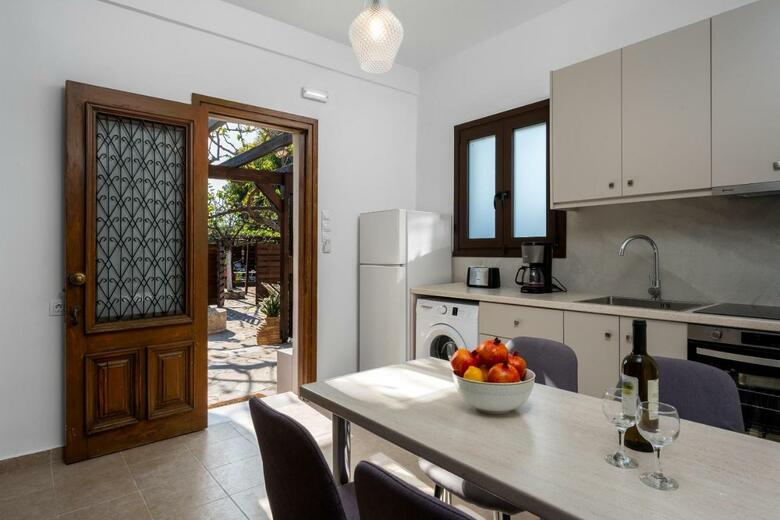 Ariadni Apartments