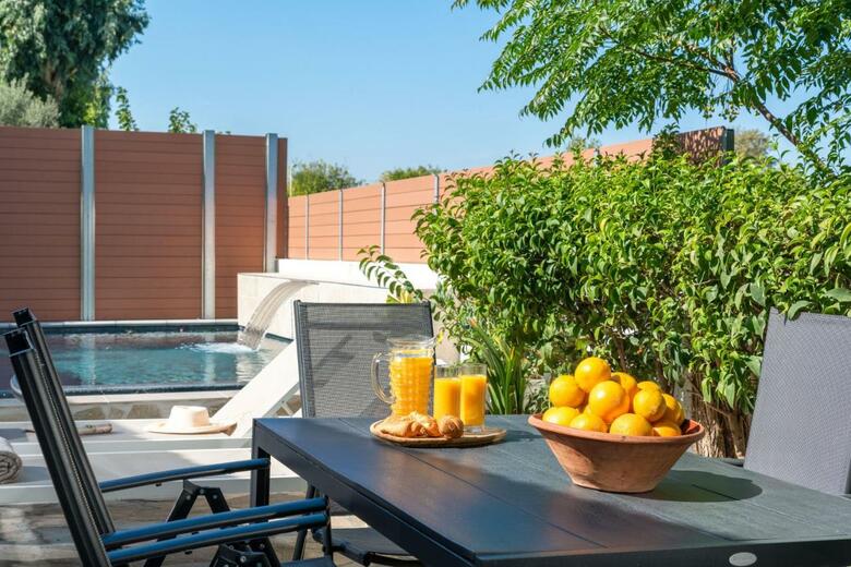 Ariadni Apartments