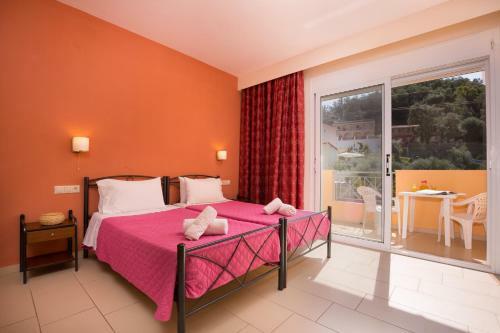 Odysseus Apartments