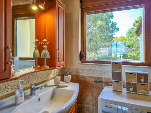 Colonial View Apartment