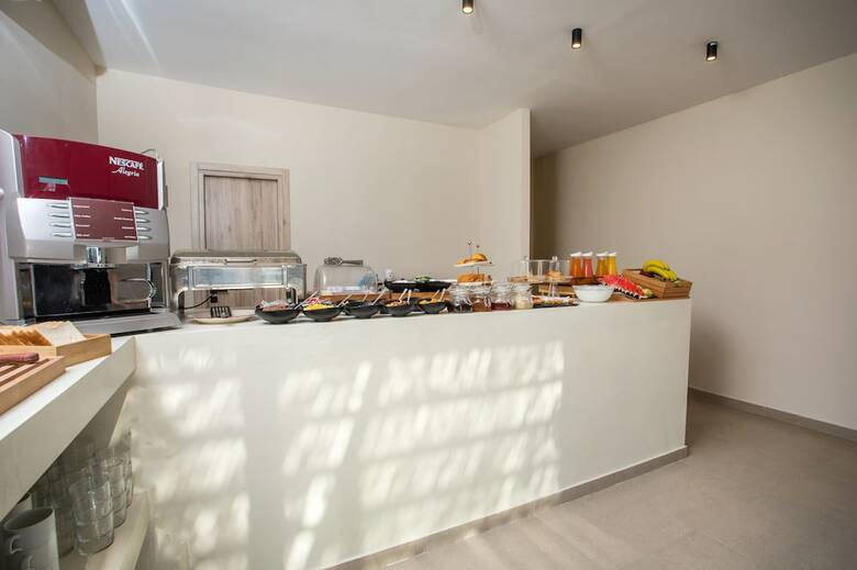Hotel Atma Beach Rooms & Suites