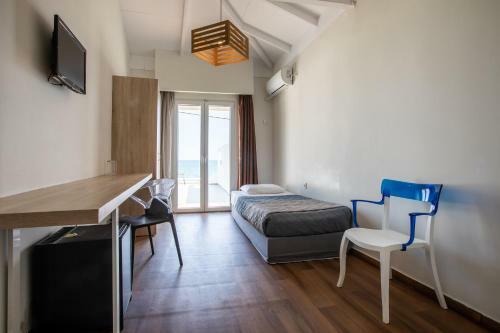 Hotel White Olive Premium Cameo