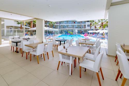 Hotel White Olive Premium Cameo