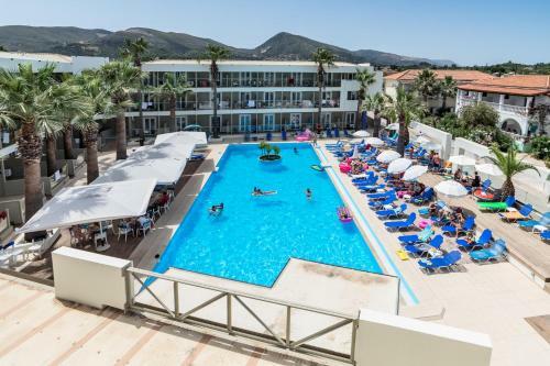 Hotel White Olive Premium Cameo