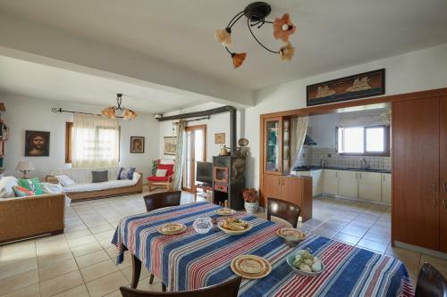 Lodge Villa Serapis Aletraki Off Grid