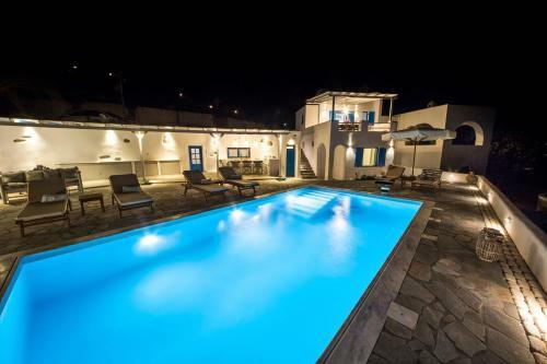 Villa Deep Blue With Private Pool Next To Parikia