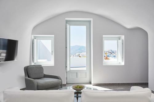 Firostefani Villa Sleeps 5 With Pool And Air Con