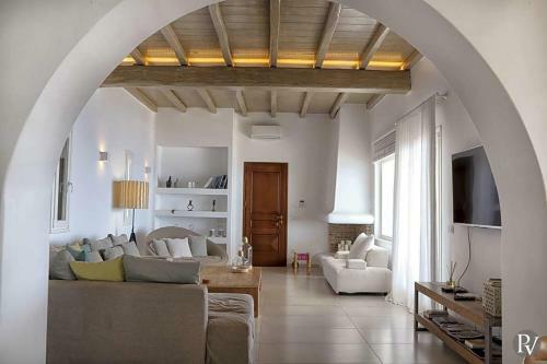 Agrari Villa Sleeps 24 With Pool Air Con And Wifi