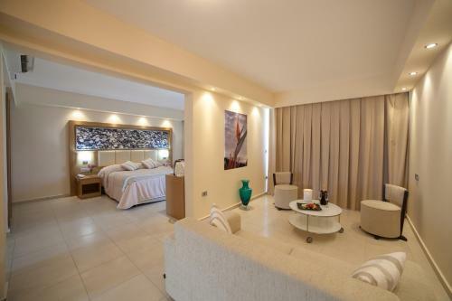 Hotel Oceanis Beach & Spa Resort